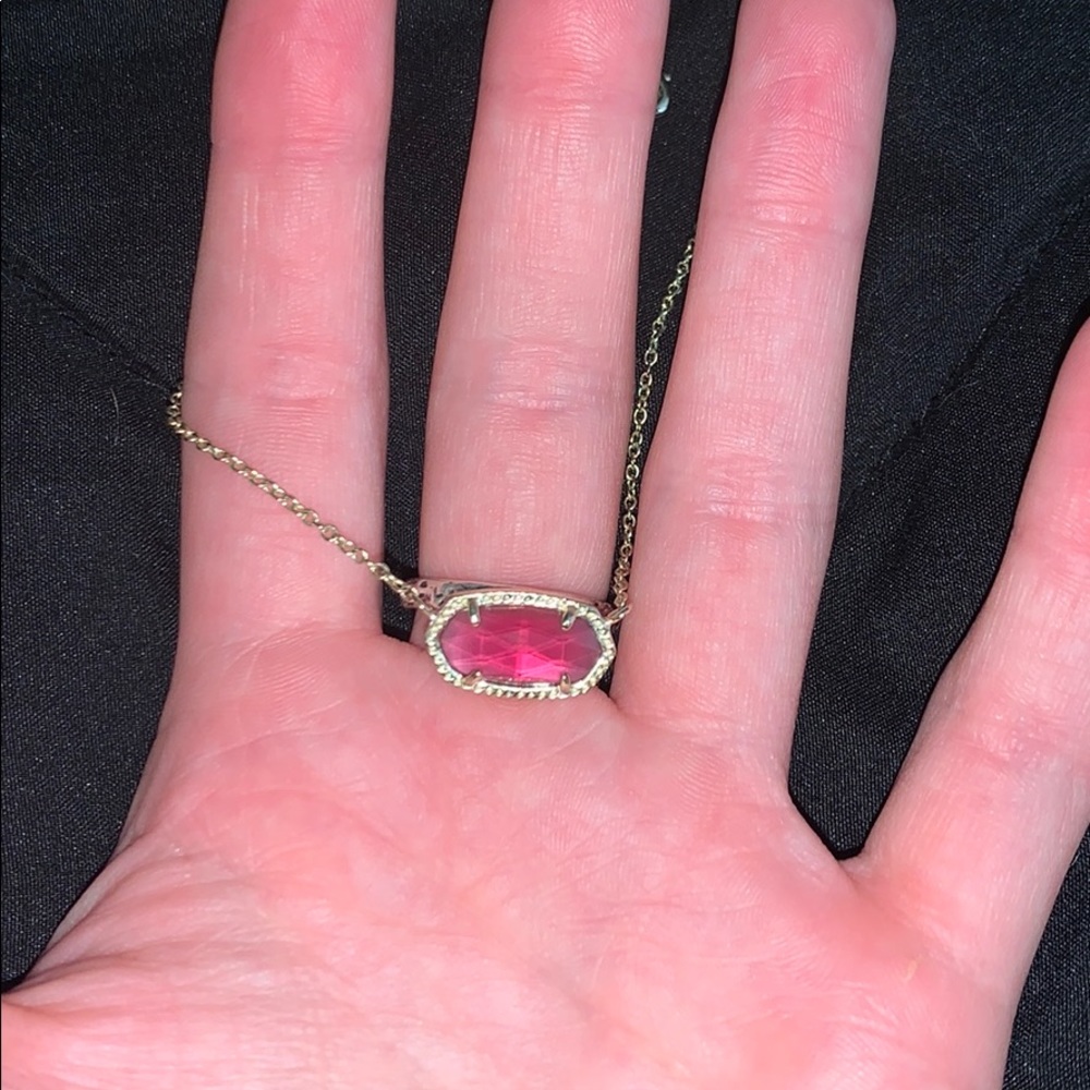 Kendra Scott necklace